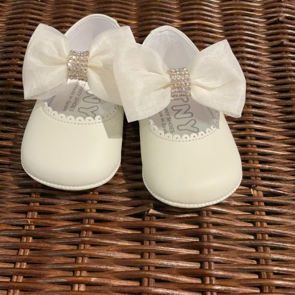 Tinny Girls Ivory Soft Sole Shoes