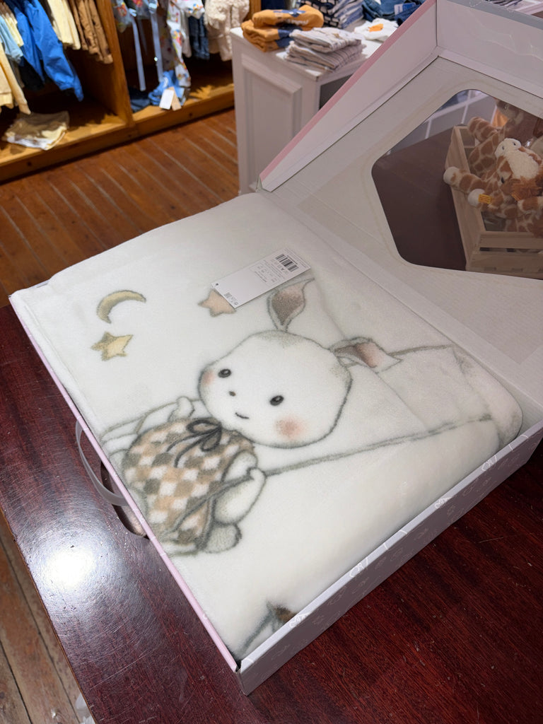 Manterol  Cot Blanket