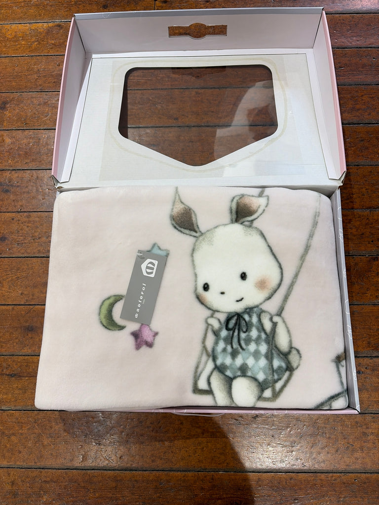 Manterol  Cot Blanket