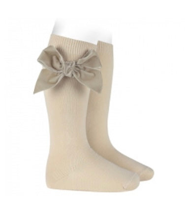 Condor knee sock with velvet bow nude