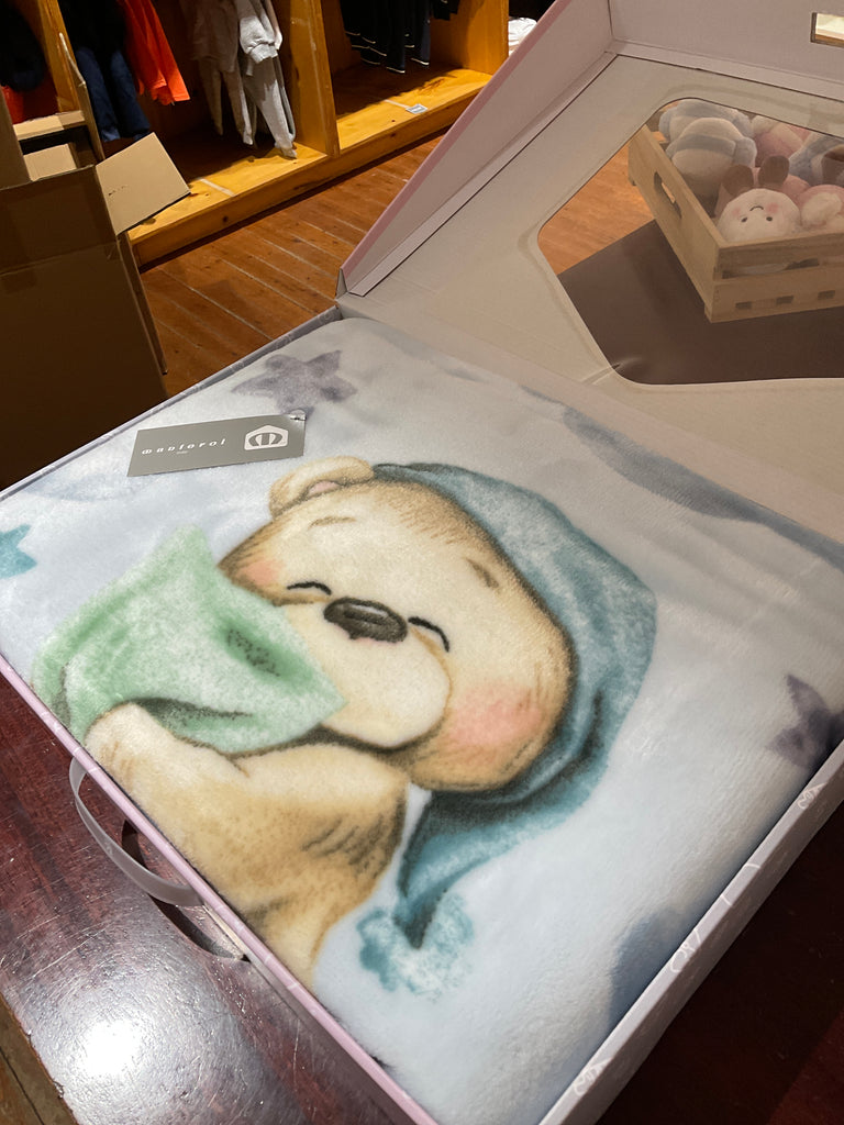 Manterol  Cot Blanket