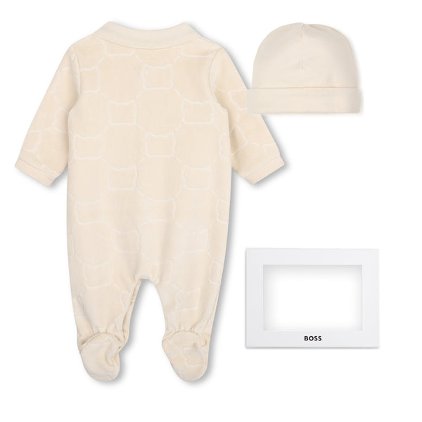 Boss Babygrow and hat gift set J53290
