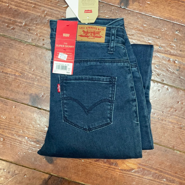 Levi’s super skinny 710